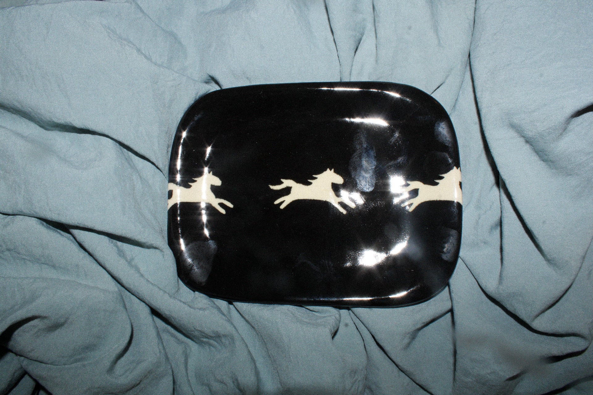 black horse tray